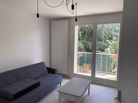 appartement rénové vendu libre secteur ernest hemingway à nimes