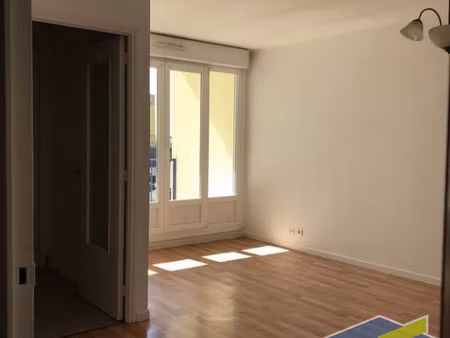 location appartement 1 pièce 27m²