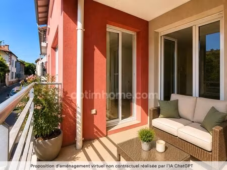 t3 de 62m2 avec loggia et box - petite résidence en plein centre de...