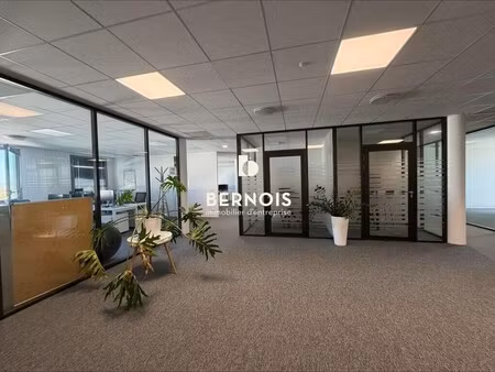 location bureaux 180 m²