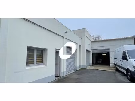 location entrepôt 862 m²