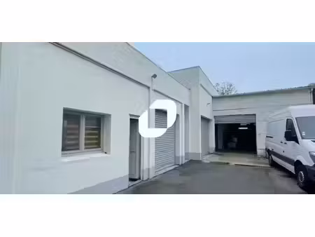 location entrepôt noisy-le-sec 93130 862m²
