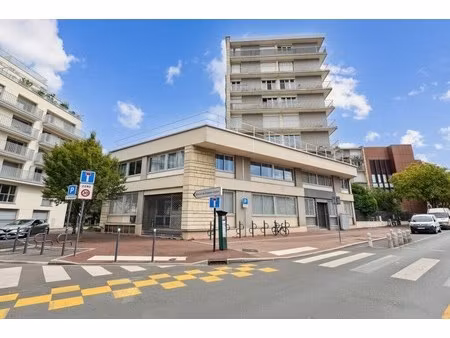location bureaux 630 m² à 1 022 m²