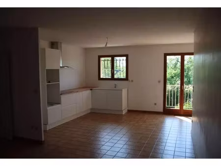 location appartement 3 pièces à libourne (33500)  784 €