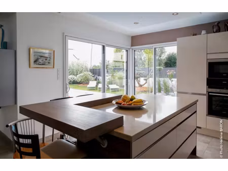 maison 8 pièce(s) 180 m2 pisicne