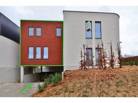 appartement de haute qualité (duplex) avec 2 chambres et 2 e