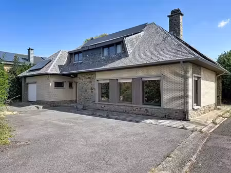 spacieuse villa 4 façades à rafraichir à xhendremael