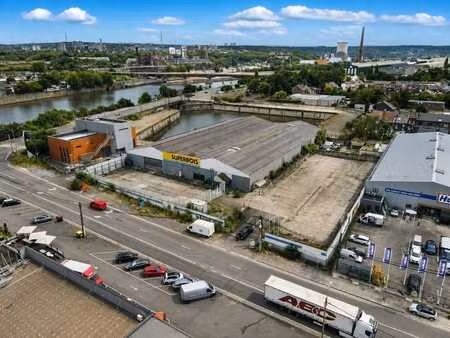 batiment commercial polyvalent à louer