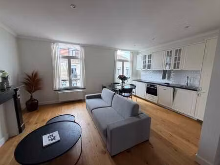 quartier antoine dansaert - app une chambre meublé + balcon