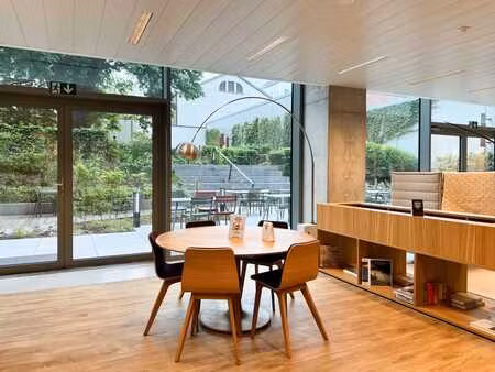 espace de bureau pour 4 employés à spaces european district