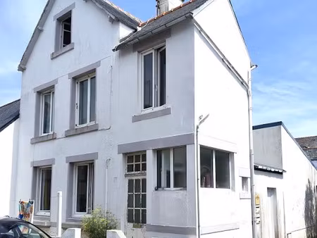 location meublée maison 3 pièces 60 m² à guilvinec (29730)  650 €