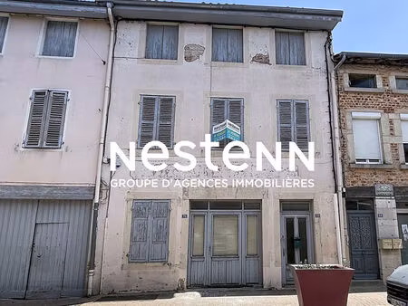 a vendre: immeuble avec fort potentiel - centre de bâgé-le-châtel (01380)