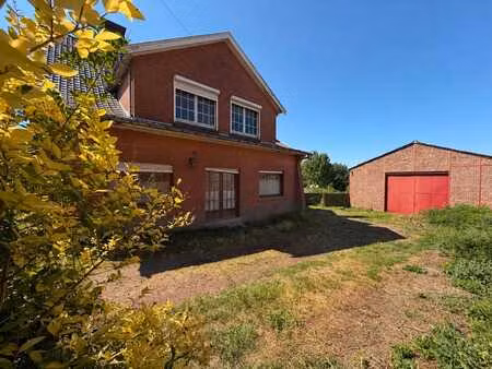 villa 4 façades + hangar sur 11 ares 60 de terrain
