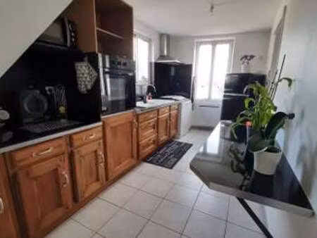 location appartement 3 pièces à saint-même-les-carrières (16720) : à louer 3 pièces / 90m²