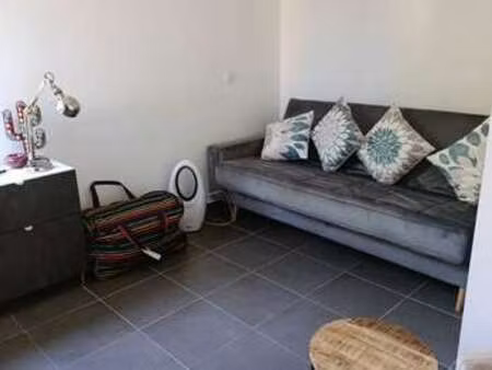 location appartement t1 meublé à six-fours-les-plages (83140) : à louer t1 meublé / 15m² s