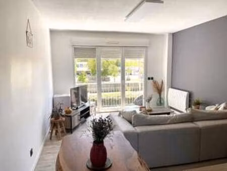 location appartement 2 pièces meublé à saint-médard-en-jalles (33160) : à louer 2 pièces m