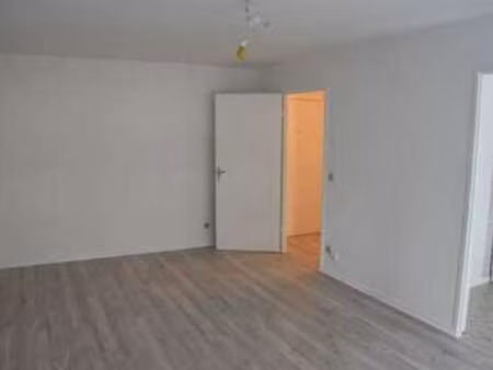 location appartement 2 pièces à metz (57000) : à louer 2 pièces / 46m² metz