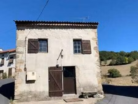 location maison à sallèdes (63270) : à louer / 50m² sallèdes