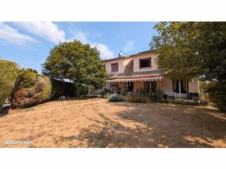 maison 8 pièces 163 m²