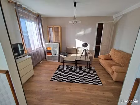a louer à cessy appartement t4 de 110 m2