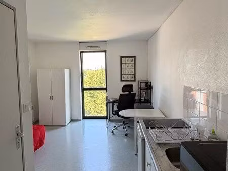 studio meublé utt – résidence étudiante – aucun frais d’agence – parking – disponible