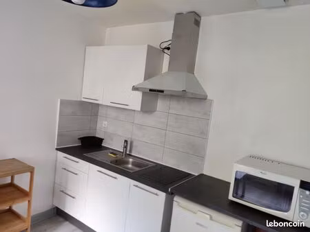 idéal pour étudiant  alternant  grand t2 meublé près du centre-ville (rue du légué)