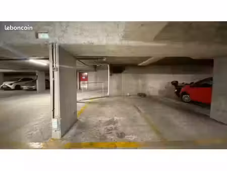 place de parking couverte