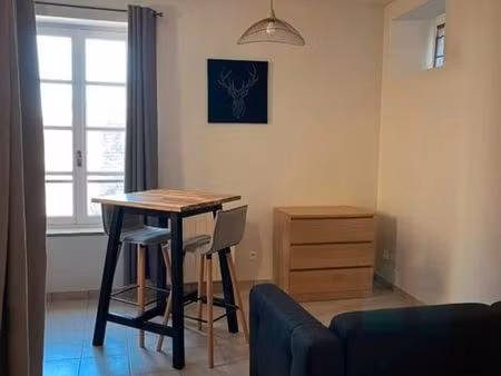 t1 meublé et calme de 29m² - plein centre