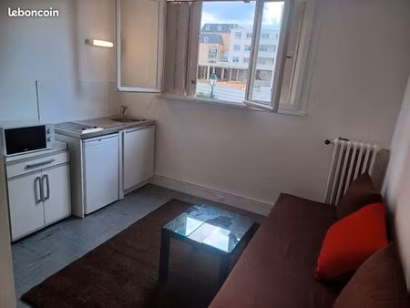 chambre a loue avec coin cuisine