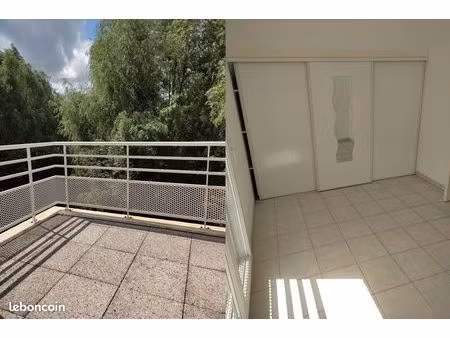 appartement f2 /36 m2 / parking / residence avec piscine