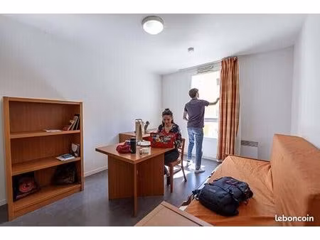 studio 1 pièce 26 m²