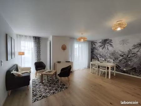 chambre 1 pièce 103 m²