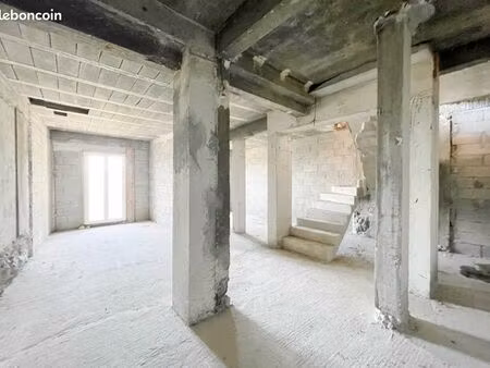 duplex 115 m² à rénover – terrasse  jardin et vue dégagée