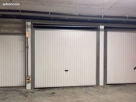 garage fermé au domaine des roses