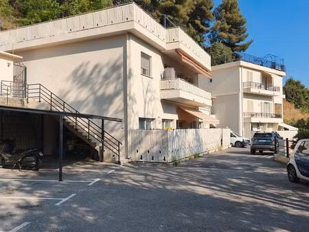 vends studio et parking