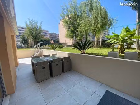 juan-les-pins – t2 avec espace nuit aménagé  près de 100 m² d’extérieurs privatifs