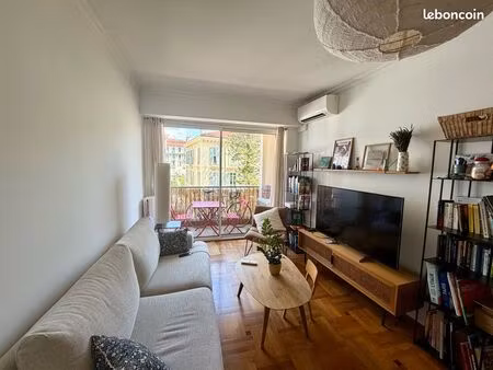 appartement 67 m2  3 pièces  centre de nice
