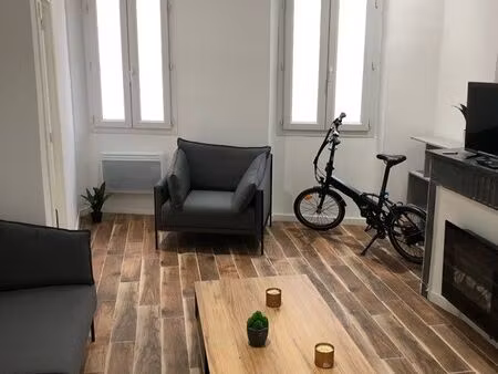 jolie t2 au calme (situé en haut de la rue adolphe thiers)