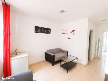 t3 traversant – 2 chambres – climatisation – 1er étage