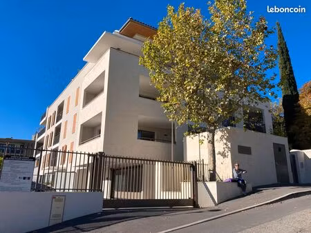 garage pour voiture électrique centre d'aix