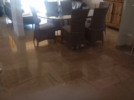 80 m2 garage 22 m2 salon 42 m2