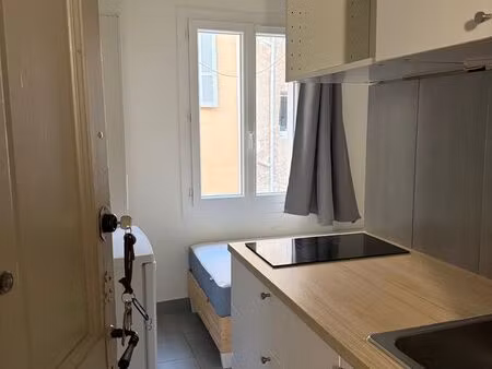 loue studio 9 m2- aix centre