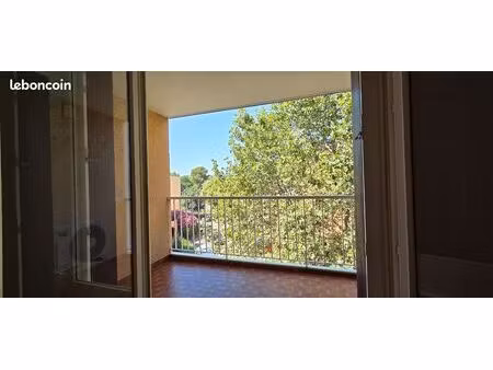 t4 traversant de 85 m² entièrement rénové  séjour climatisé et terrasse ouest — quartier c
