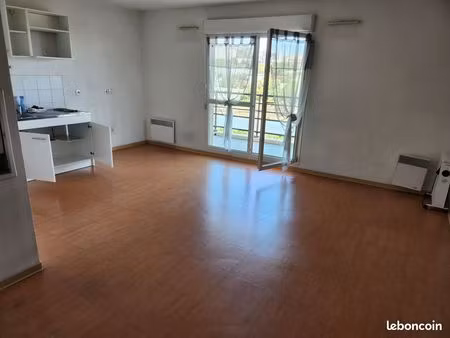 appartement t1 - 31 m2 - terrasse 10 m2 - marseille