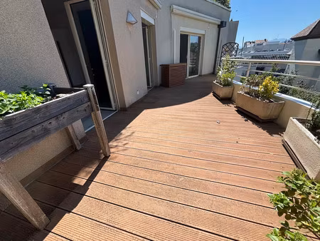 appartement 87 m2 avec terrasse 20 m2 sud ouest au calme quartier galeries