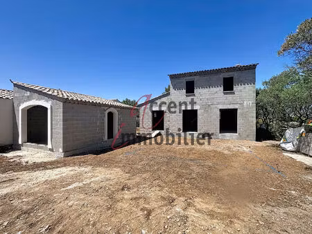 eygalières  maison neuve 90m² avec garage et piscine