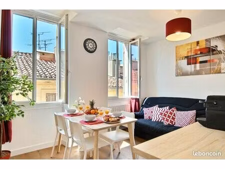 t3 traversant 42 m² rénové – la joliette