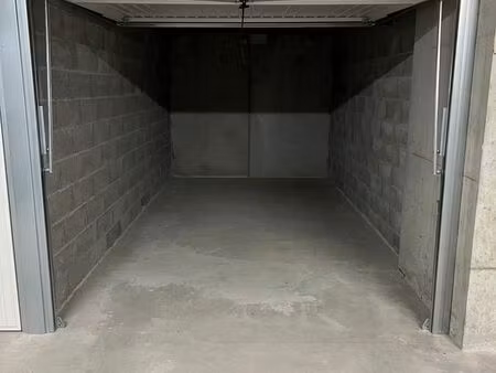 location garage dans résidence sécurisée - centre ville