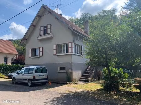 maison et grand terrain attenant
