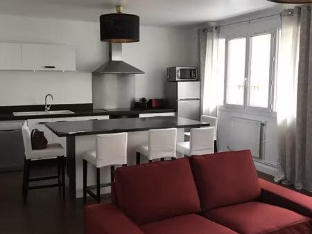t2 meublé lyon 6e / 5mn pied gare part dieu